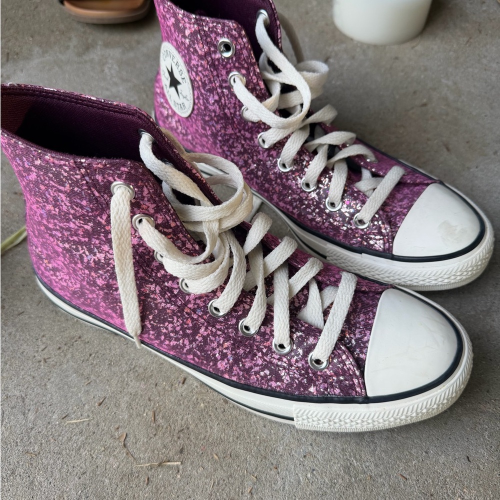 Converse High Top Sneakers in Pink and purple Speckle